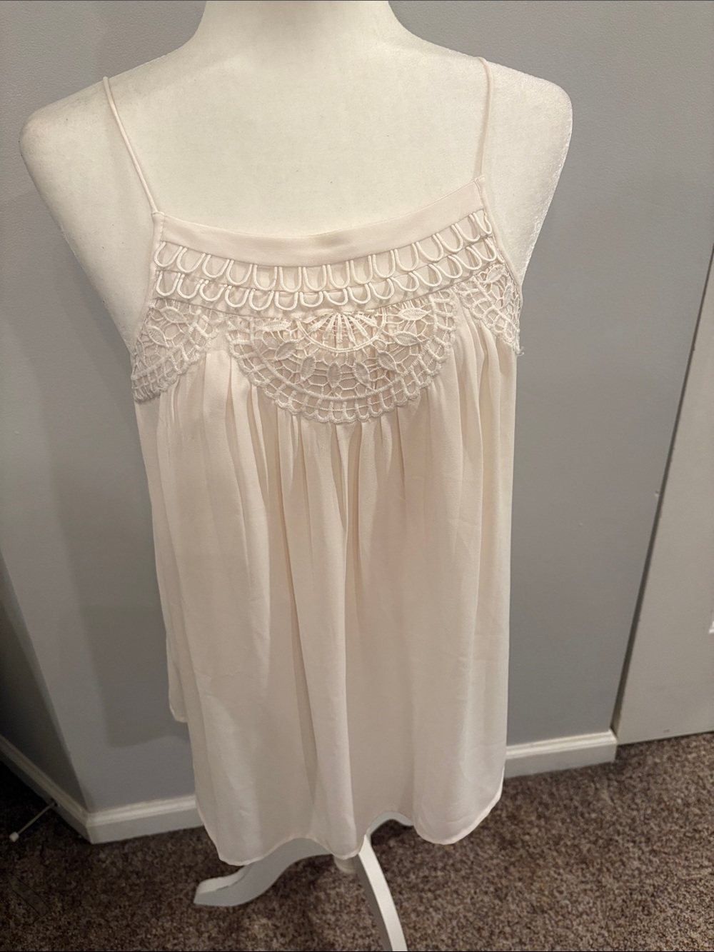 NWT Loft Delicate Cream Crochet Yoke Cami Top M